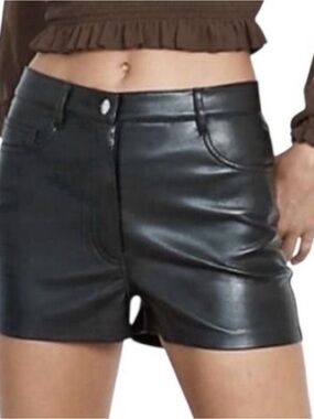 Aritzia Wilfred Black Faux Leather Women’s Shorts - Sleek High-Rise Style